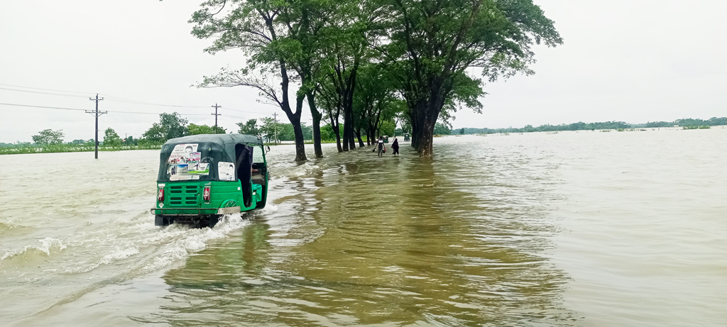 বন্যায় মৃত্যু বেড়ে ২৭, ক্ষতিগ্রস্ত ৫৬ লাখ মানুষ