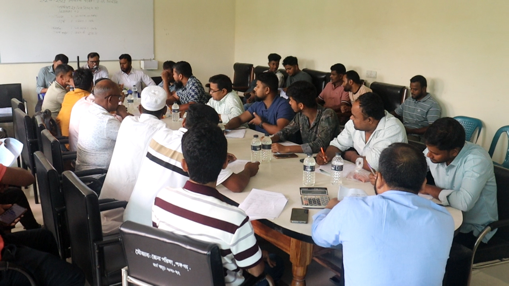 পঞ্চগড়ে মৌসুমের প্রথম নিলামে বিক্রি হলো ৬৪ হাজার ৩৪৩ কেজি চা, সর্বোচ্চ দর ২৭৫ টাকা