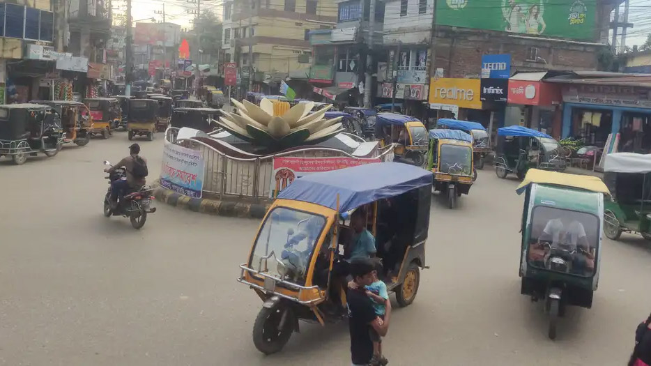 যে দুই কারণে তিন পার্বত্য জেলা ‘উৎসবহীন’