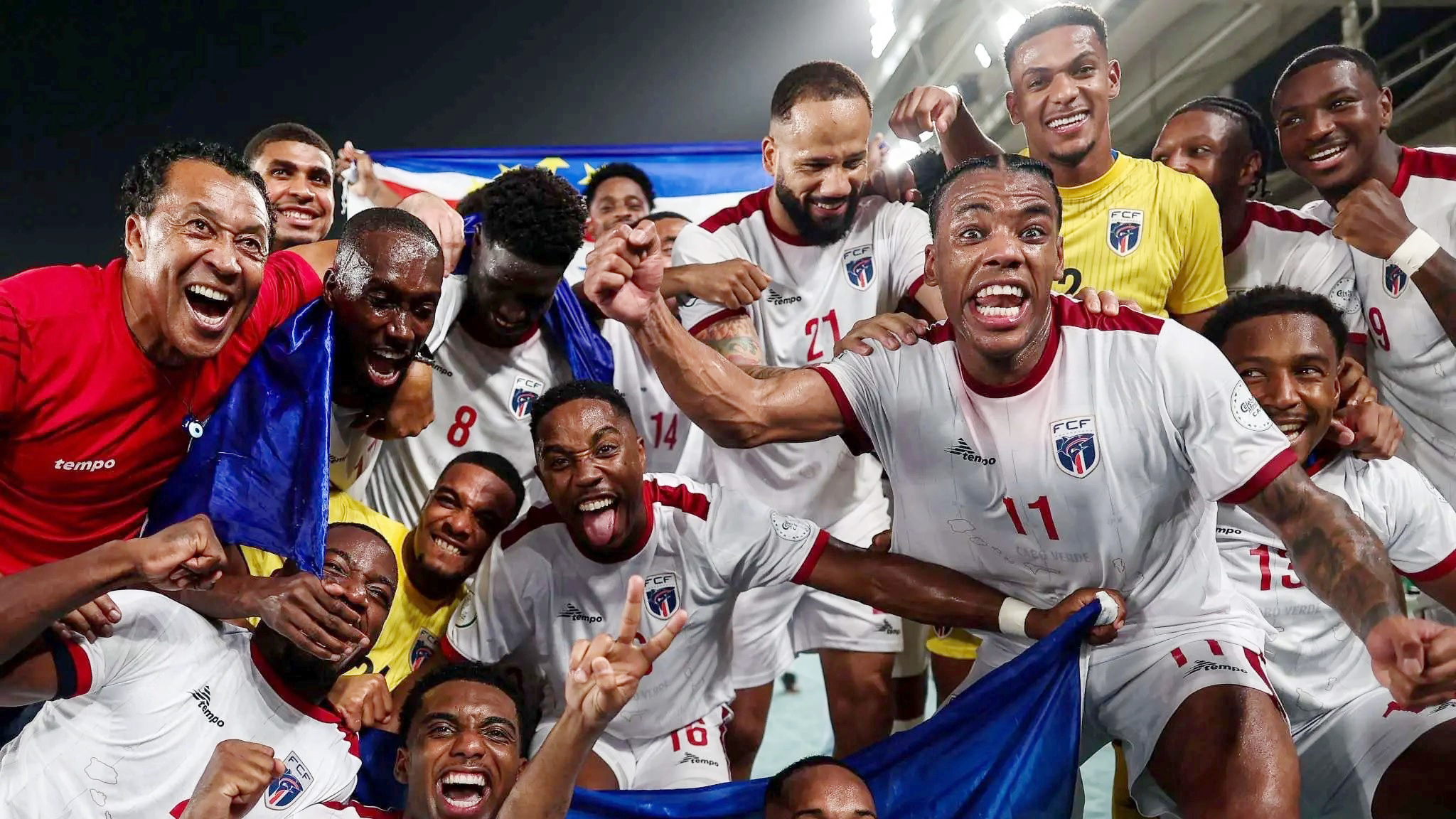 আটলান্টিকের বুকে ফুটবল বিস্ময়