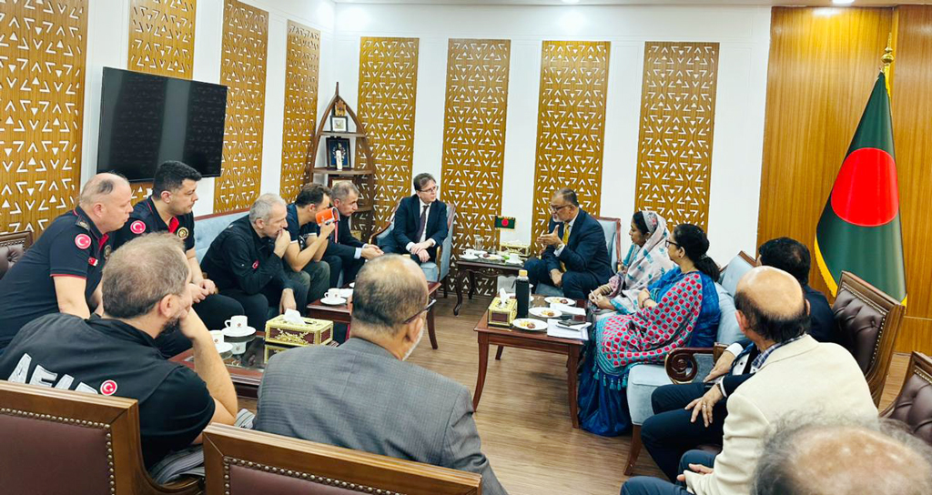 কার্গো ভিলেজে অগ্নিকাণ্ডের কারণ অনুসন্ধানে ঢাকায় তুরস্কের বিশেষজ্ঞ দল