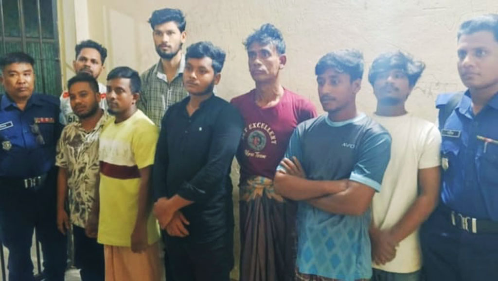 চবি শিক্ষার্থী-গ্রামবাসী সংঘর্ষের ঘটনায় গ্রেপ্তার ৮