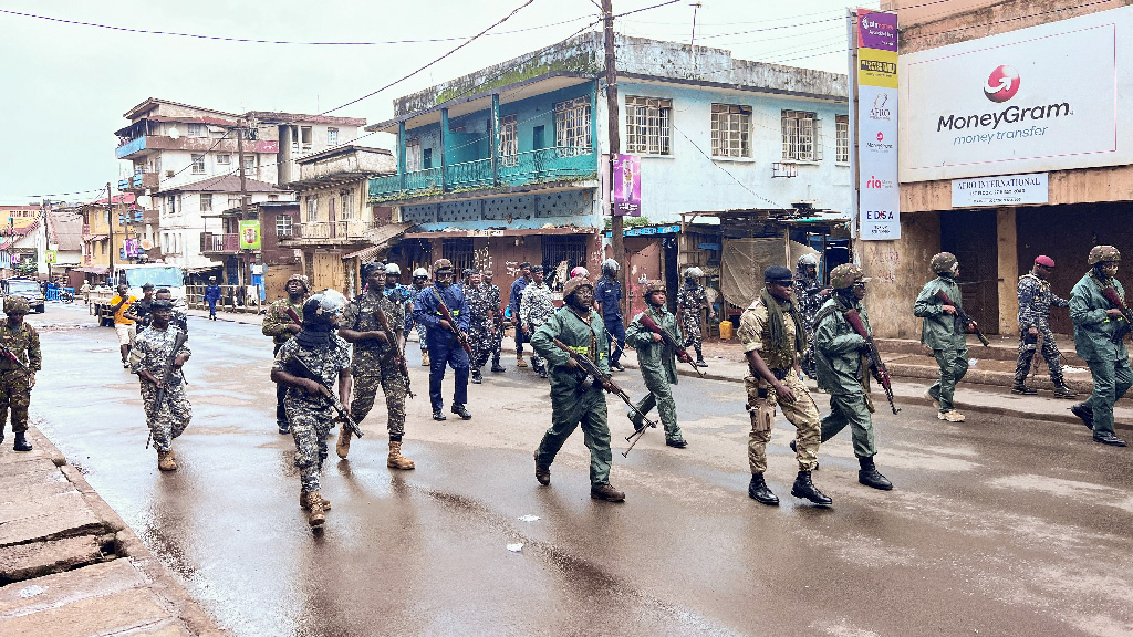 মূল্যবৃদ্ধি-পুলিশি নির্যাতন: সিয়েরা লিওনে সরকারবিরোধী বিক্ষোভে নিহত ২৭