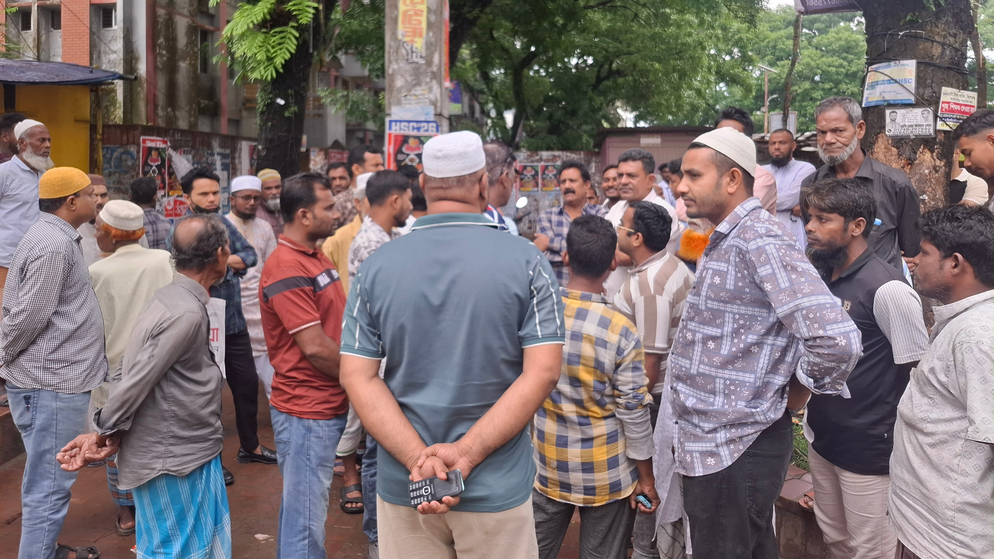 দোকানের মালিকানা নিয়ে বিরোধ: ভাতিজার ছুরিকাঘাতে চাচা খুন