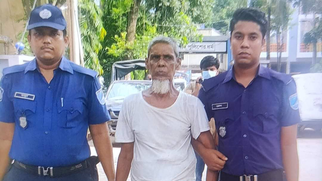 ৪ শিশুকে ধর্ষণ চেষ্টা, কবিরাজ গ্রেপ্তার