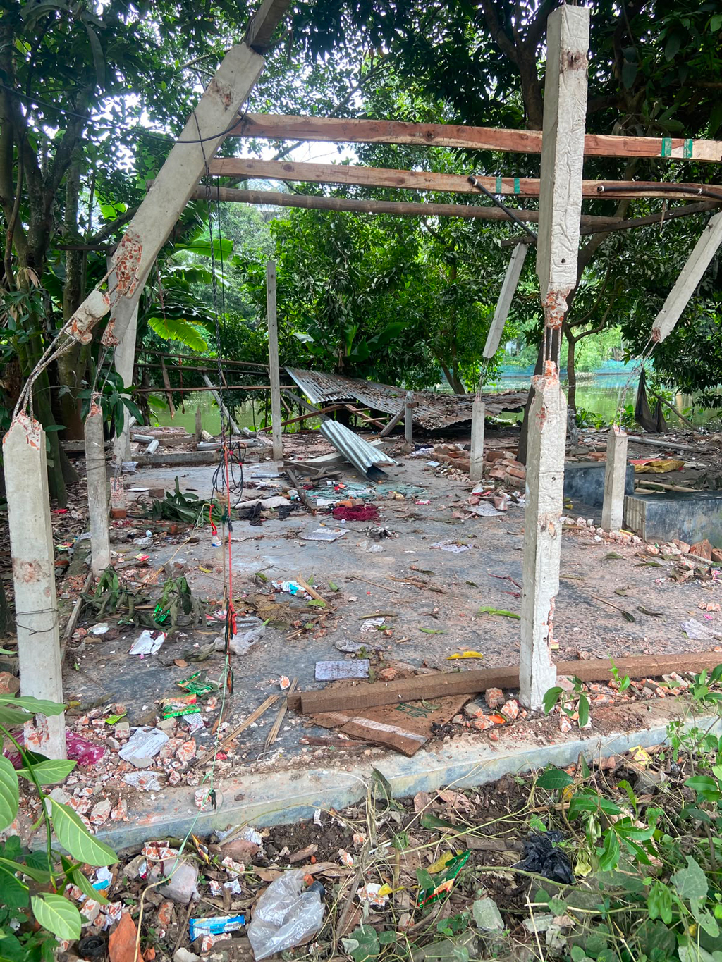 চৌদ্দগ্রামে প্রবাসীর বাড়িতে হামলা-ভাঙচুরের অভিযোগ, আহত ৩