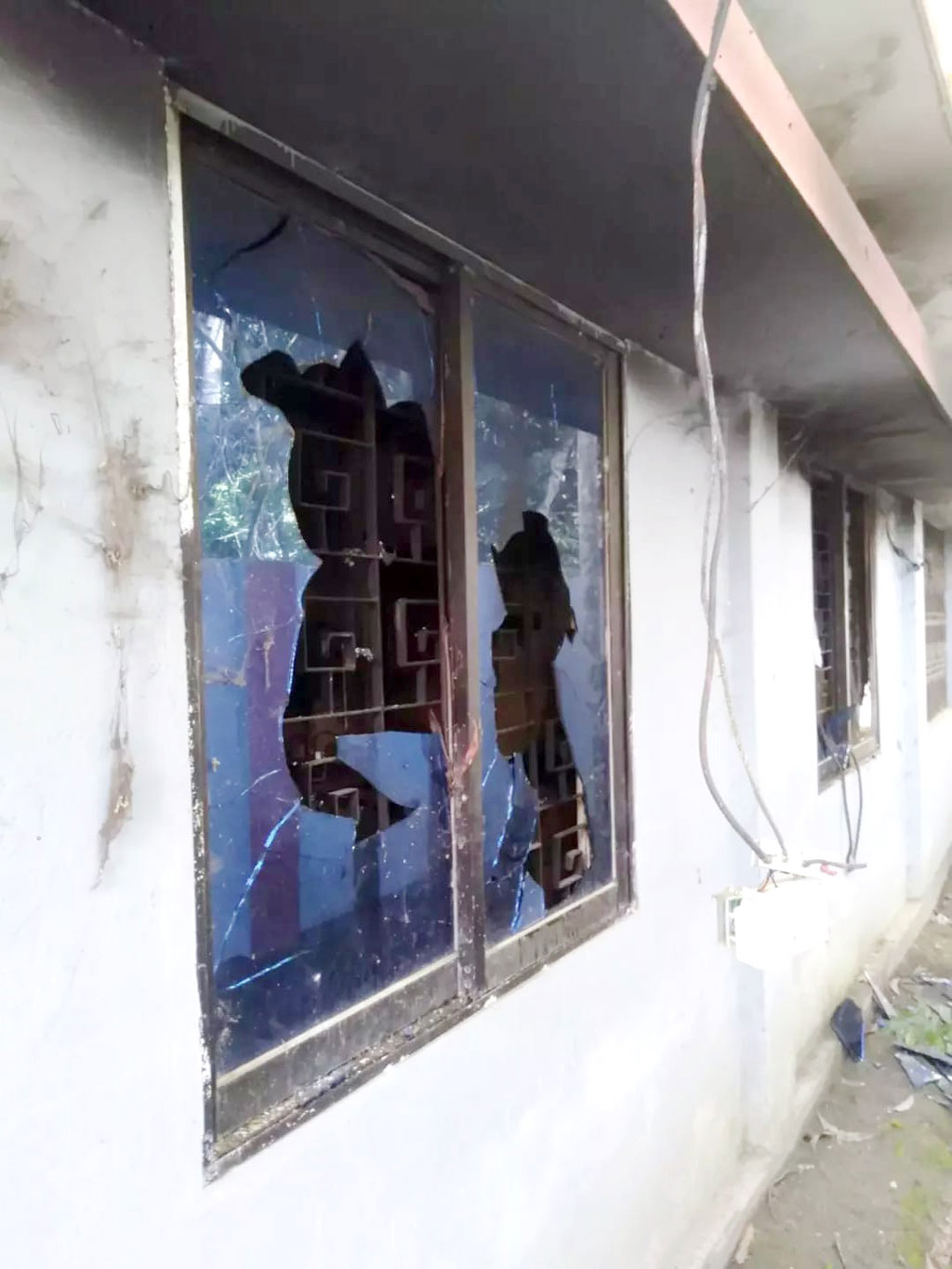 এবি পার্টির চেয়ারম্যানের বোনের বাড়িতে ভাঙচুর-আগুন