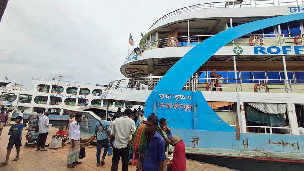 জ্বালানির দাম বাড়ার প্রভাব: চাঁদপুর-ঢাকা নৌপথে লঞ্চভাড়া বাড়ল যত