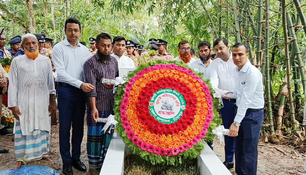 চাঁদপুরে জুলাই আন্দোলনে ৩১ শহীদের কবরে শ্রদ্ধা নিবেদন