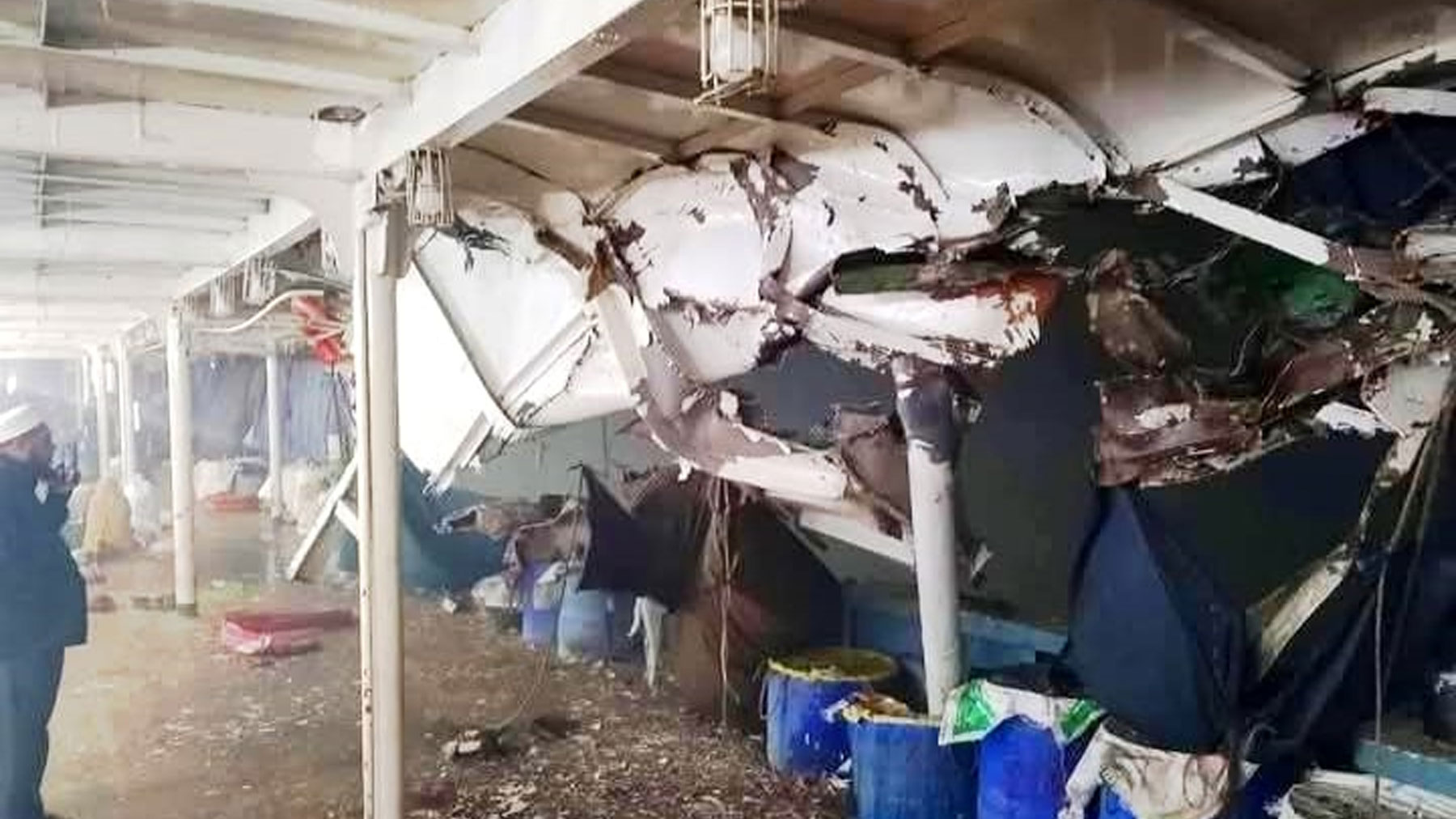 ঘন কুয়াশায় মেঘনায় যাত্রীবাহী দুই লঞ্চের সংঘর্ষে নিহত ৪, আহত অন্তত ১৫