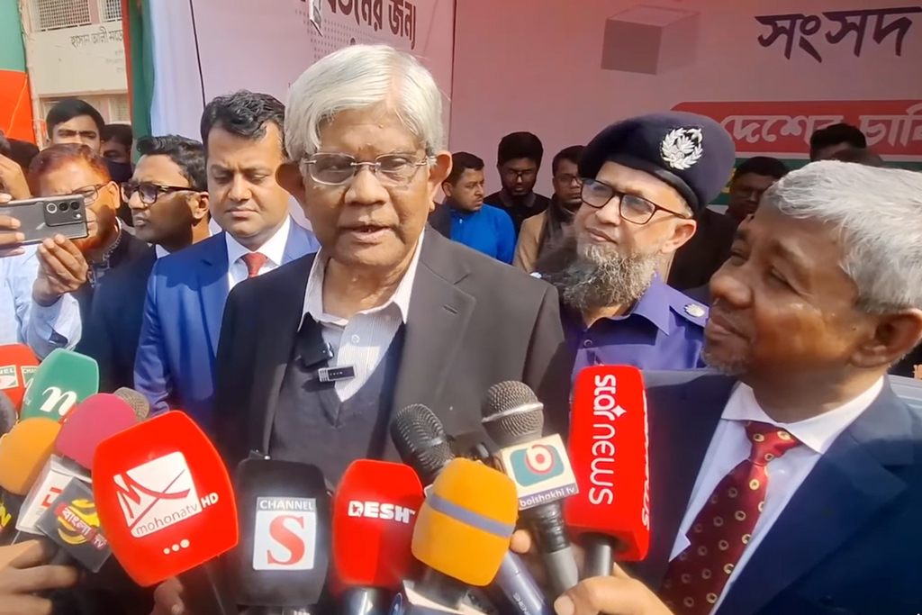 দেশের অর্থনৈতিক অবস্থা আইসিইউ থেকে কেবিনে স্থানান্তর হয়েছে: অর্থ উপদেষ্টা