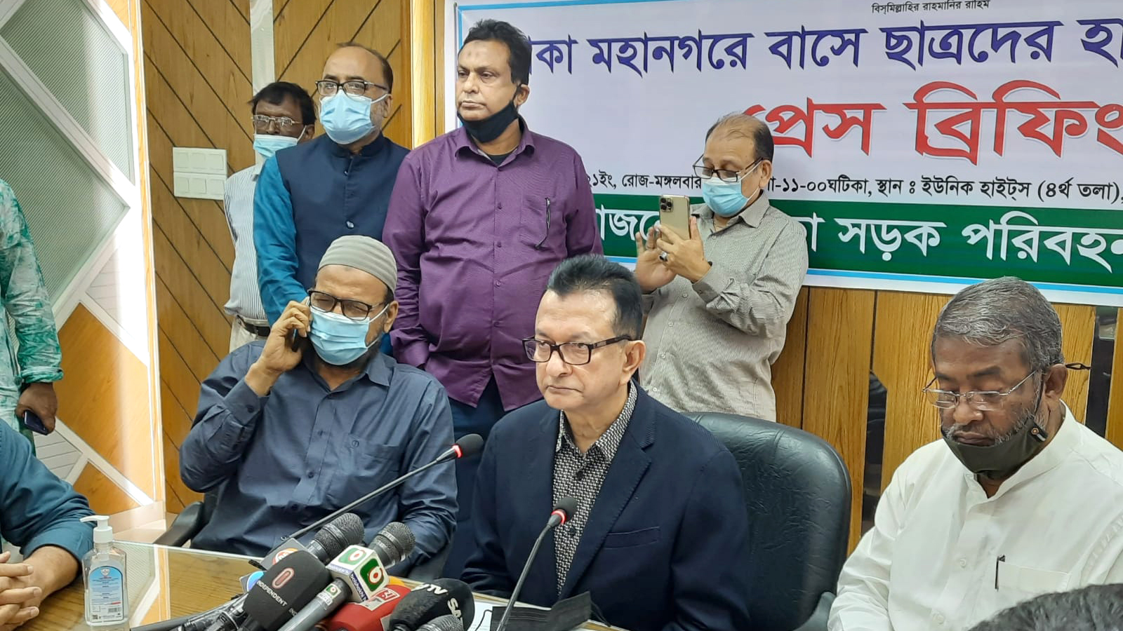 ঢাকায় কাল থেকে বেসরকারি বাসে হাফ ভাড়া কার্যকর