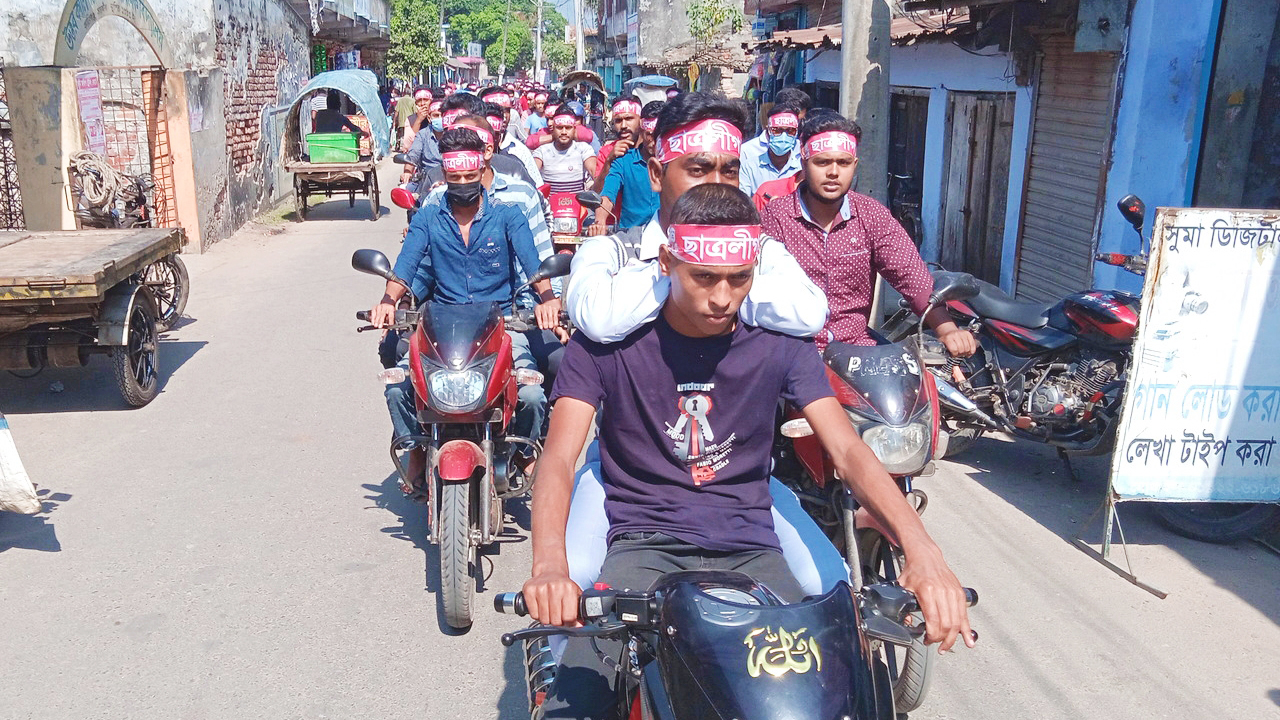 কালীগঞ্জে ছাত্রলীগের মোটরসাইকেল শোভাযাত্রা