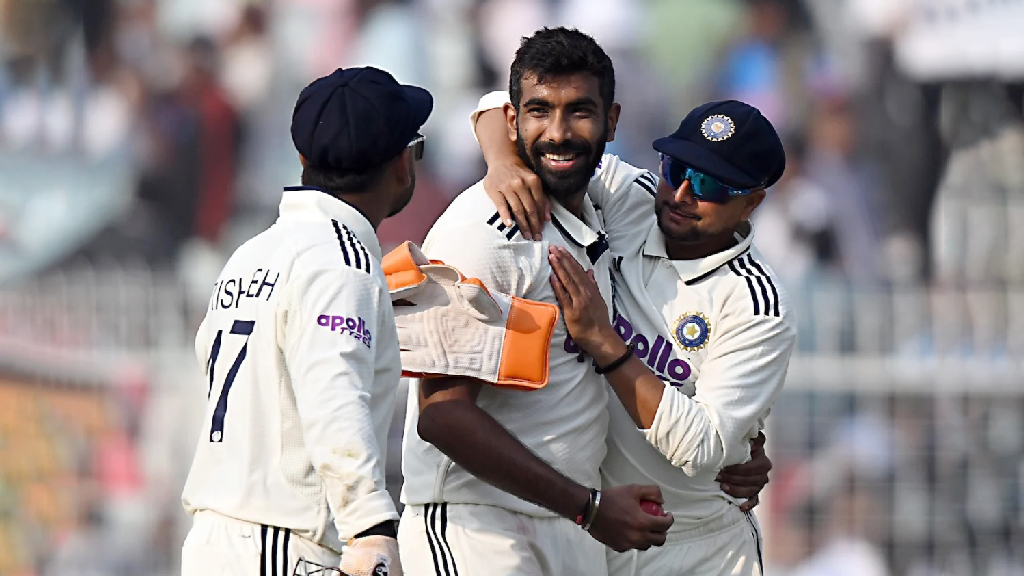 কলকাতায় টেস্ট প্রত্যাবর্তনের দিনটা রাঙালেন বুমরা