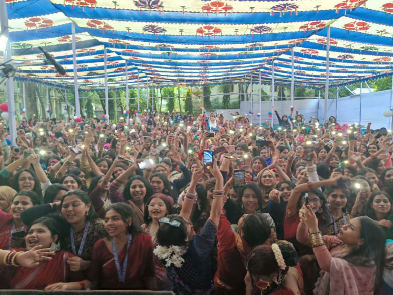 সেন্ট্রাল উইমেন্স কলেজ মাতালো ব্যান্ড অমূলোক