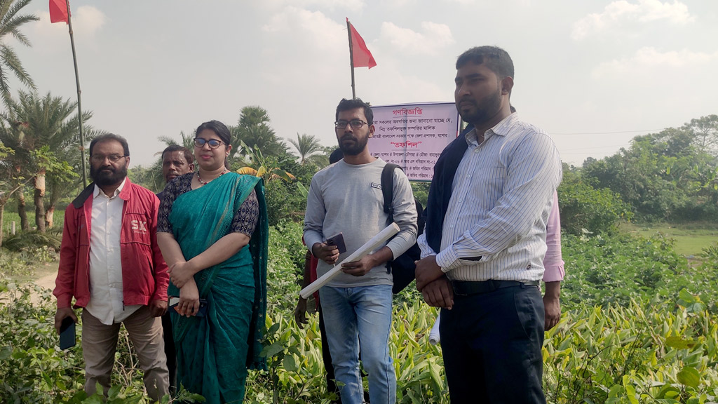 চৌগাছায় আ. লীগ নেতার দখলে থাকা সরকারি ১২ বিঘা জমি উদ্ধার