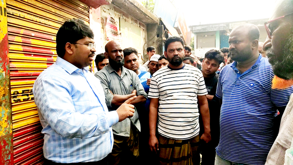 জ্বালানি তেল মজুত: ফিলিং স্টেশনসহ ৩ ব্যবসায়ীকে জরিমানা