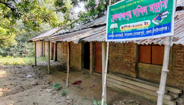 চাঁপাইনবাবগঞ্জে ৪ দাখিল মাদ্রাসায় পাস করেনি কেউ