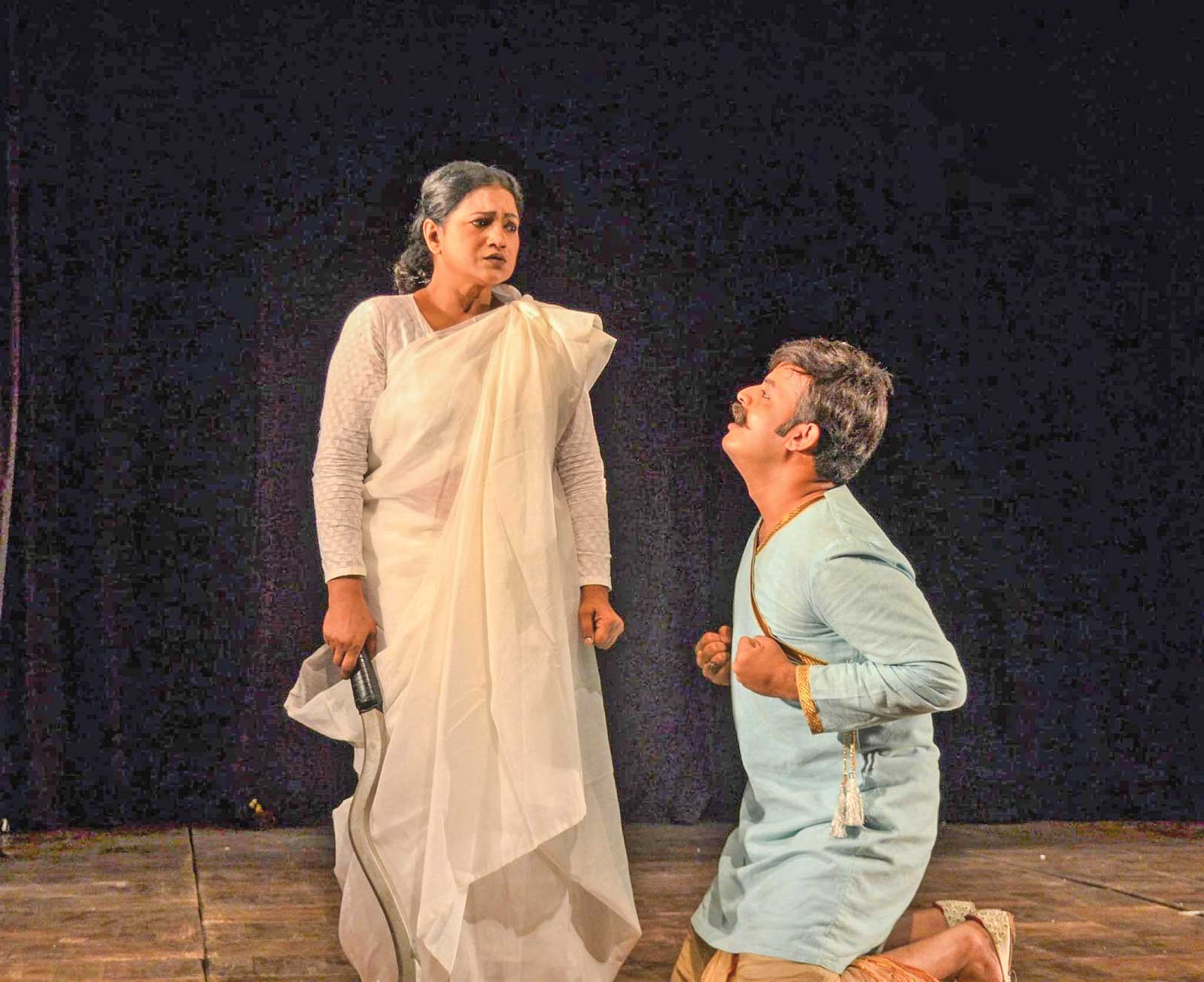 চারুনীড়ম থিয়েটারের ১৮ বছর পূর্তি, তিন নাটকের ১০০তম প্রদর্শনী
