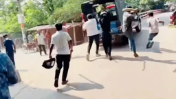 গোপালগঞ্জে পুলিশের ওপর হামলার ঘটনায় গ্রেপ্তার আরও ১৮