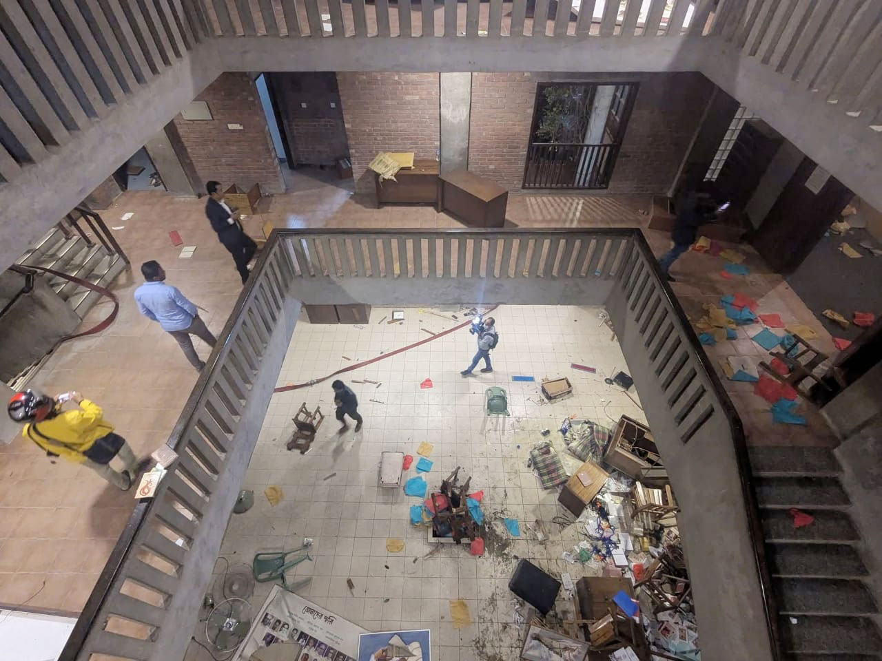 ধানমন্ডির ছায়ানট ভবনে অগ্নিসংযোগ, নিরাপত্তা জোরদার