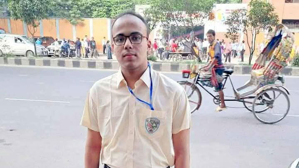 নটর ডেমে ছাত্র মৃত্যু: ছেলেকে চিকিৎসক বানানোর স্বপ্ন অধরাই রয়ে গেল মা-বাবার