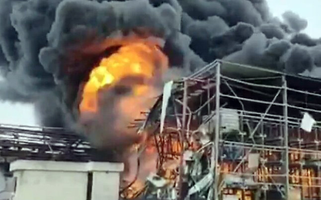 ইসরায়েলি রাসায়নিক কারখানায় ইরানের ক্ষেপণাস্ত্র হামলা, বিষাক্ত গ্যাস ছড়িয়ে পড়ার আতঙ্ক