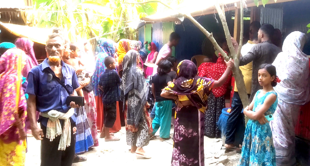 ফকিরহাটে বালতির পানিতে চুবিয়ে শিশু হত্যার অভিযোগ, সৎমা আটক