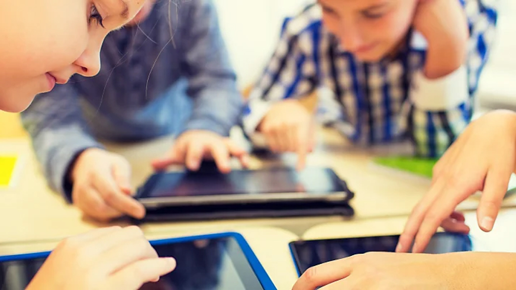 অনলাইন প্ল্যাটফর্মে ২৩ শতাংশ শিশু মারাত্মক ঝুঁকিতে: গবেষণা