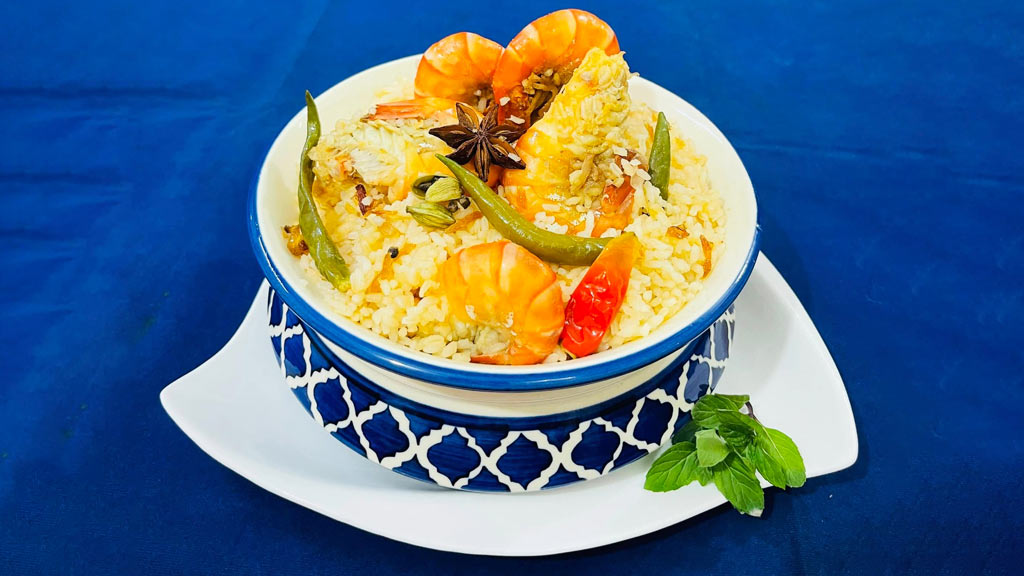 স্বাদ বদলে চিংড়ি পোলাও