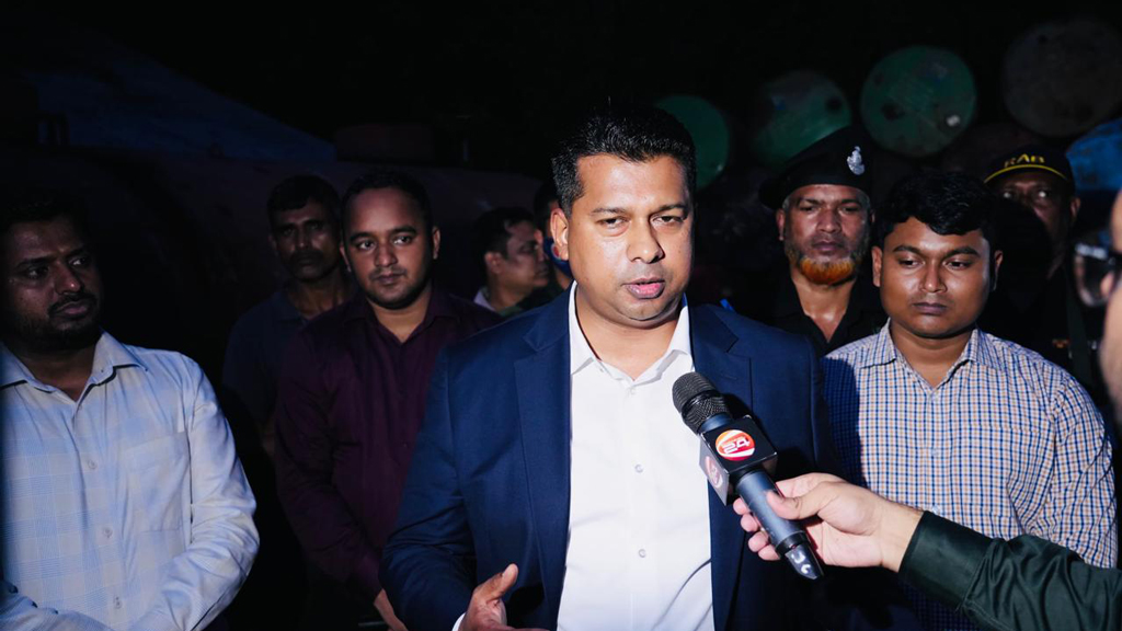 চট্টগ্রামে তেল মজুতবিরোধী অভিযান: ২৫ হাজার লিটার ডিজেল উদ্ধার