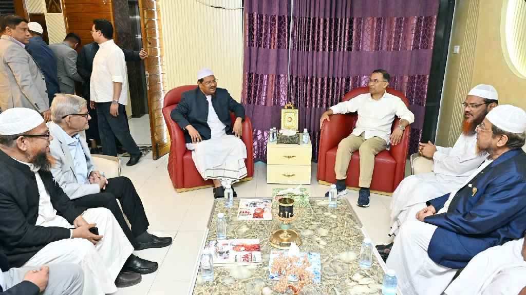 ইসলামী আন্দোলনের আমিরের বাসায় তারেক রহমান