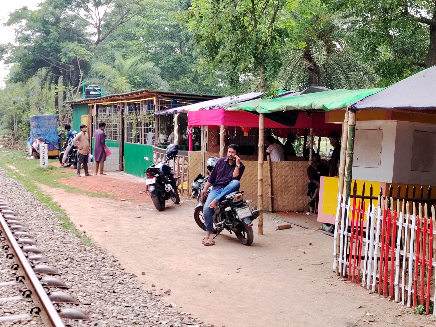রেলের জমি দখল করে ছাত্রদল নেতার হোটেল নির্মাণ, থানায় এজাহার দিলেও নথিভুক্ত হয়নি
