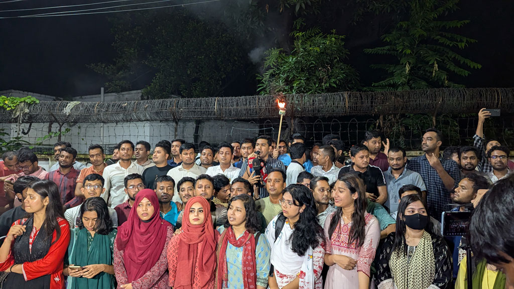 কক্সবাজারে বিএনপি নেতা হত্যার প্রতিবাদে ঢাবিতে ছাত্রদলের বিক্ষোভ মিছিল