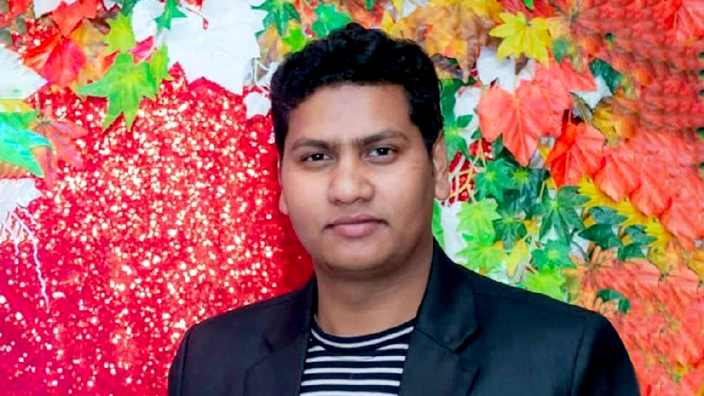 ককটেল বিস্ফোরণ মামলায় নিয়ামতপুরে ছাত্রলীগ নেতা গ্রেপ্তার