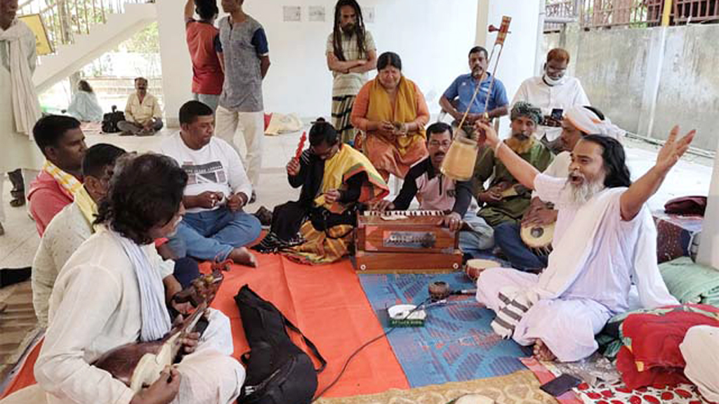 ছেঁউড়িয়ায় একতারা-ডুগডুগির সুরে মুখরিত লালন স্মরণোৎসব