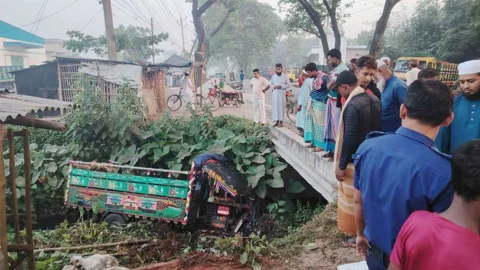 চুয়াডাঙ্গায় গরুবোঝাই লাটাহাম্বার উল্টে ব্যবসায়ী নিহত
