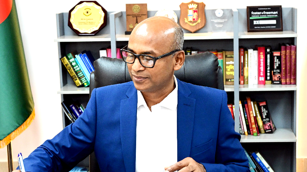 সিআইডির প্রধান হিসেবে দায়িত্ব নিলেন মোশাররফ হোছাইন