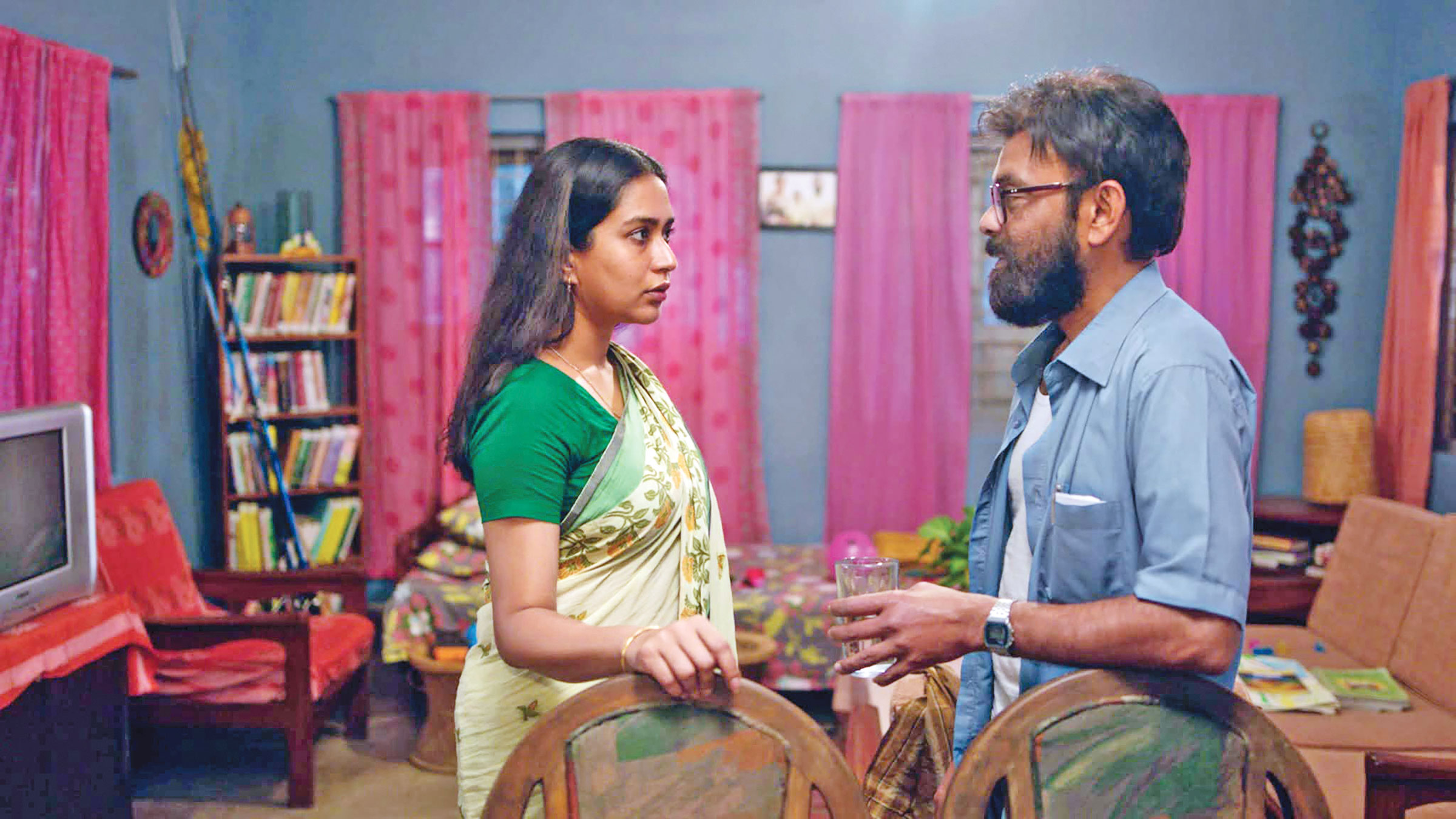 সার্বিয়ায় পুরস্কার পেল ‘মাস্টার’ দেশে আটকে আছে মুক্তি
