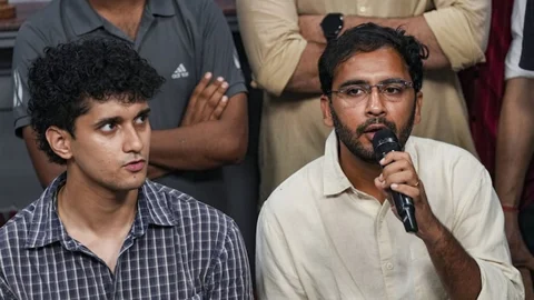৭ দিন পর মুক্তি পাচ্ছেন ককরোচ নেতা সৌরভ দাস ও আশুতোষ রাঙ্কা
