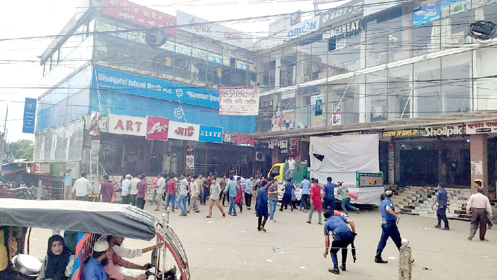 সালাহউদ্দিন আহমদকে নিয়ে বিষোদাগার: চকরিয়ায় এনসিপির মঞ্চ ভাঙচুর করল বিএনপি