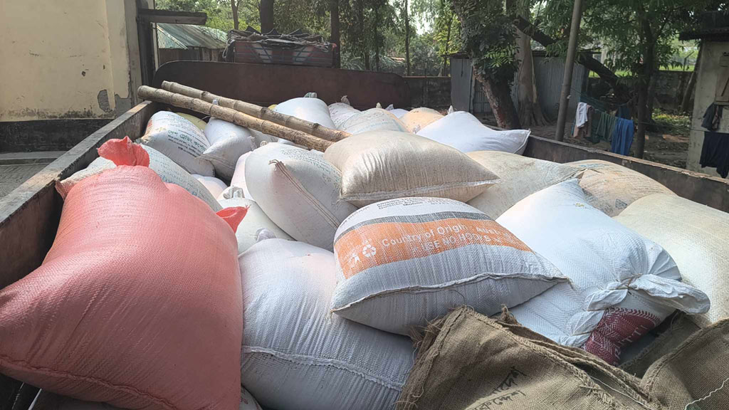 বিএনপি নেতার গুদামে মিলল ১১৯ বস্তা সরকারি চাল