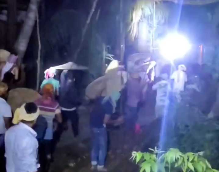 ফরিদপুরে টর্চ জ্বালিয়ে তিন ঘণ্টা সংঘর্ষ, নিহত ১