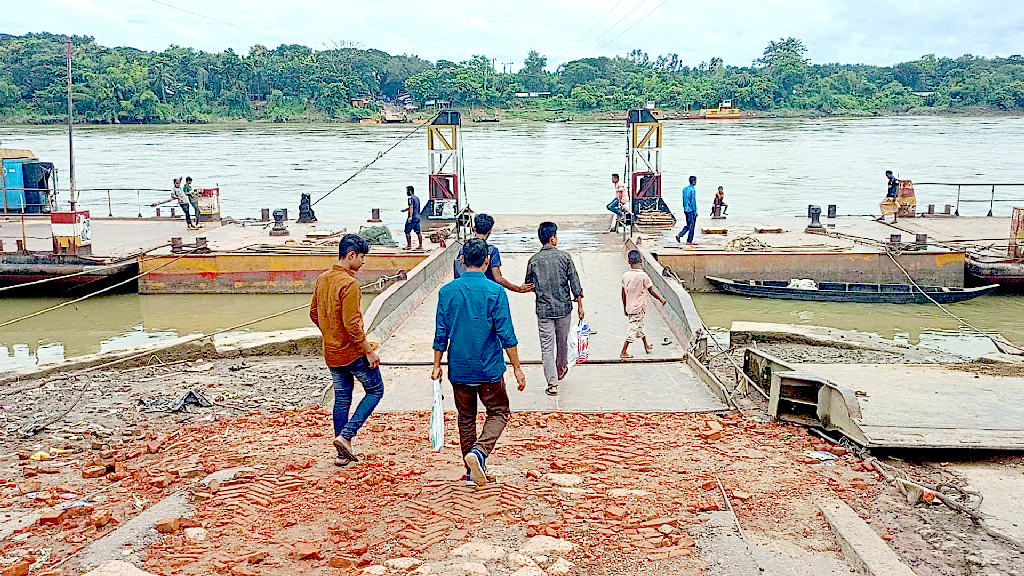 ৫ দিন বন্ধ থাকবে চন্দ্রঘোনা-রাইখালী নৌ রুটে ফেরি চলাচল