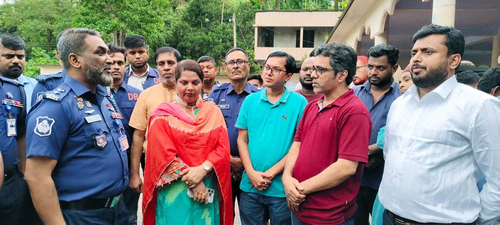 চন্দ্রনাথ ধাম পরিদর্শনে ডিসি-এসপি, সম্প্রীতি নষ্টকারীদের কঠোর হস্তে দমনের হুঁশিয়ারি