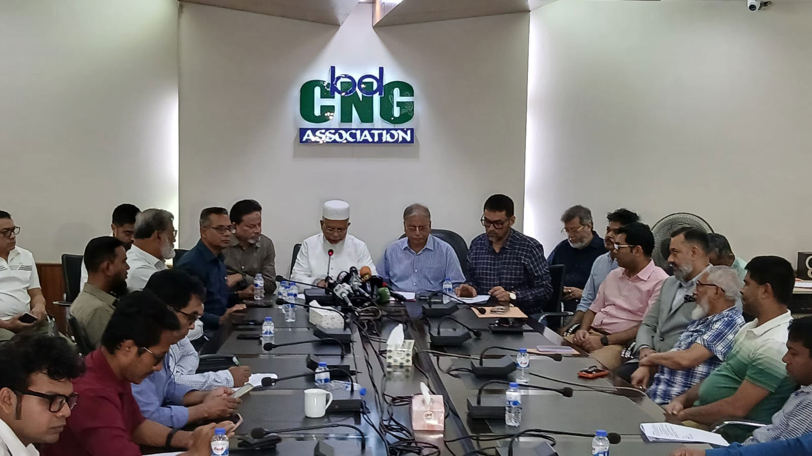 অনির্দিষ্টকালের জন্য সিএনজি পাম্প বন্ধের হুঁশিয়ারি ফিলিং স্টেশন মালিকদের