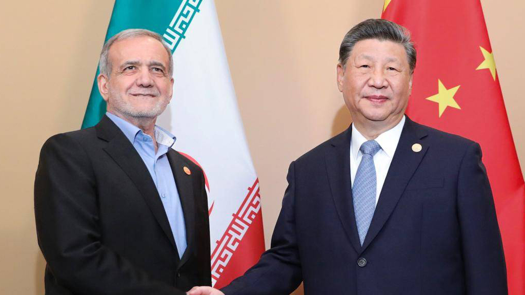 যে কারণে ইরানকে বাঁচাতে আসছে না চীন