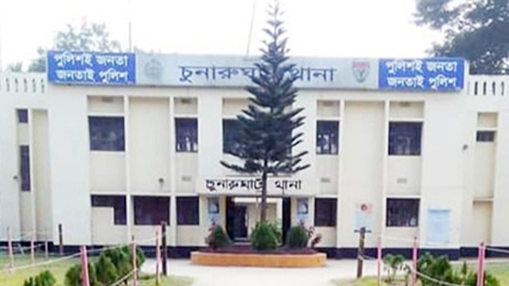 চুনারুঘাটে পুলিশের জব্দ করা বালু চুরি করলেন যুবলীগ নেতা