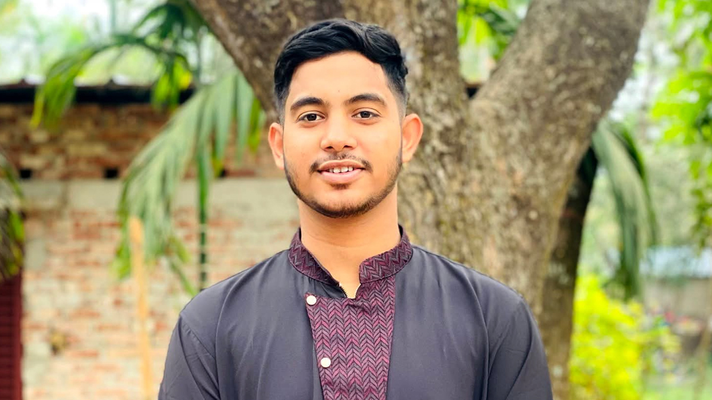 আনোয়ারায় সুপারিগাছ কাটতে গিয়ে বিদ্যুতায়িত হয়ে কলেজছাত্রের মৃত্যু