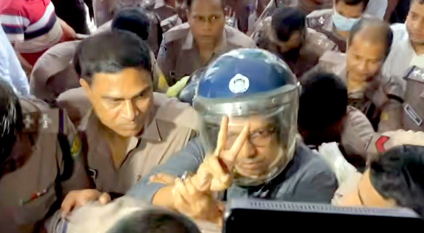 দৈনিক তিন ঘণ্টা আইনজীবীর সঙ্গে বিশেষভাবে কথা বলার সুযোগ চান পলক